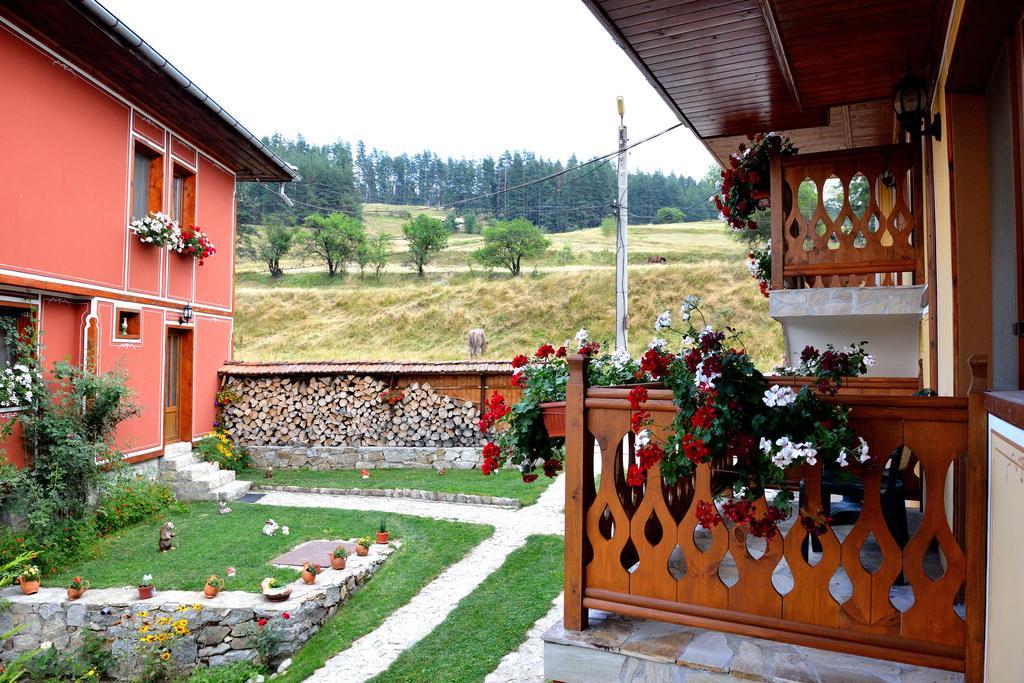 Guest House Mavrudieva โคปริฟชทิทซา ภายนอก รูปภาพ