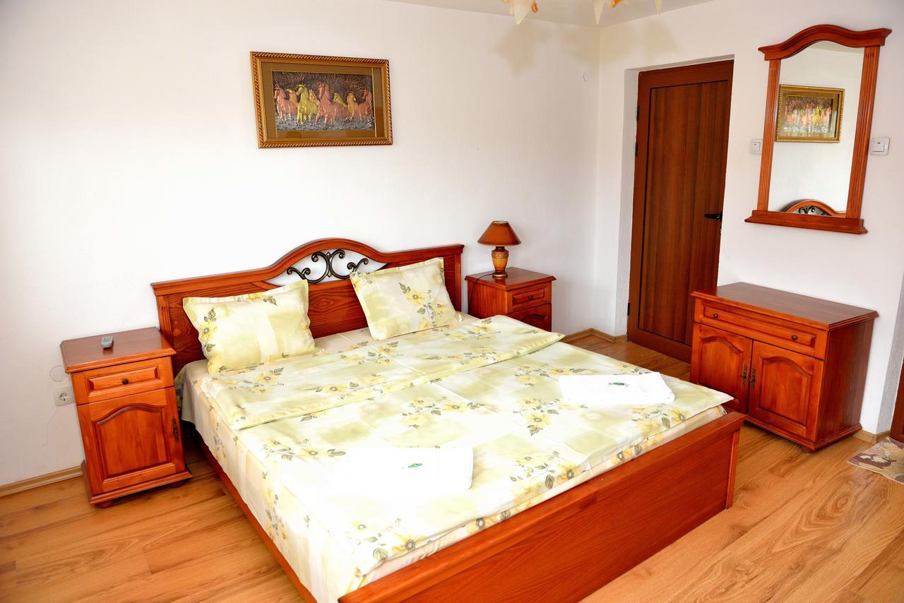 Guest House Mavrudieva โคปริฟชทิทซา ภายนอก รูปภาพ